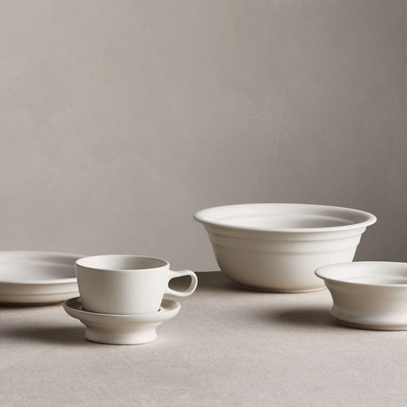 Crate & Barrel Stoneware Serving Bowl